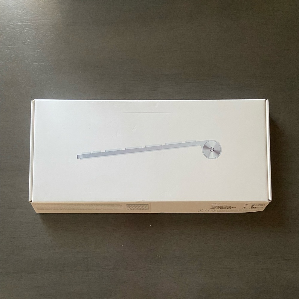 Apple Wireless Keyboard - Picture 2 of 8